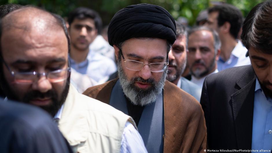 خامنئي يدعو لزيادة الإنجاب لترسيخ نفوذ إيران بالمنطقة