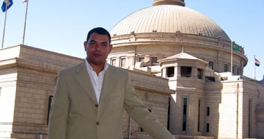 جامعة جزائرية تناقش أطروحة دكتوراه حول المشروع البلاغى لـ عماد عبد اللطيف