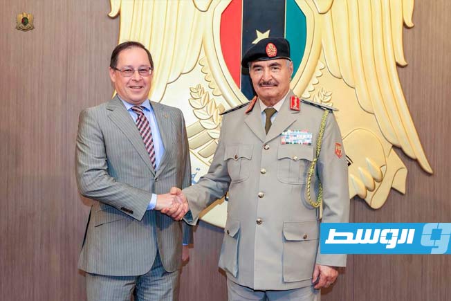 حفتر يبحث مع السفير الروسي التنسيق في مكافحة الإرهاب والجريمة العابرة للحدود
