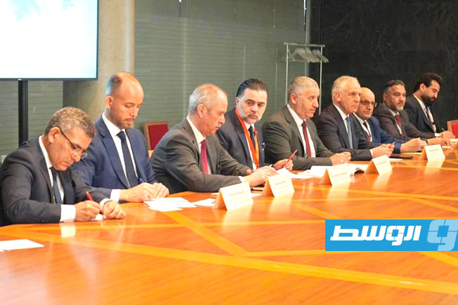 الإسباني في مدريد يبحث تعزيز الاستثمارات
