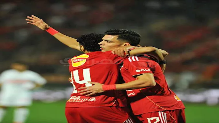 نجم الاهلي يطالب برحيل بن شرقي وامام عن الصيف