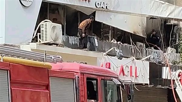 السيطرة على حريق التهم محتويات كافيه بالزقازيق