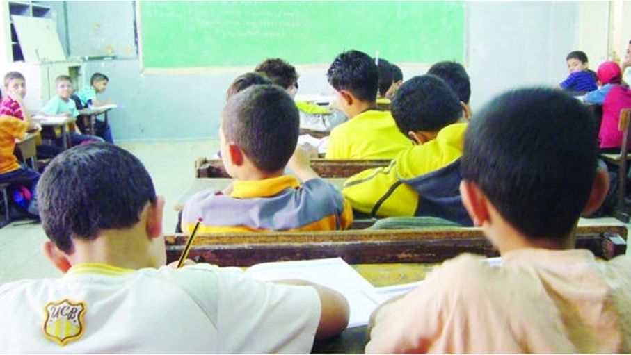 التوجه لإلغاء "الإضافي".. كيف يوازن بين الاستقرار الوظيفي واستمرار التعليم بالحالات الطارئة؟