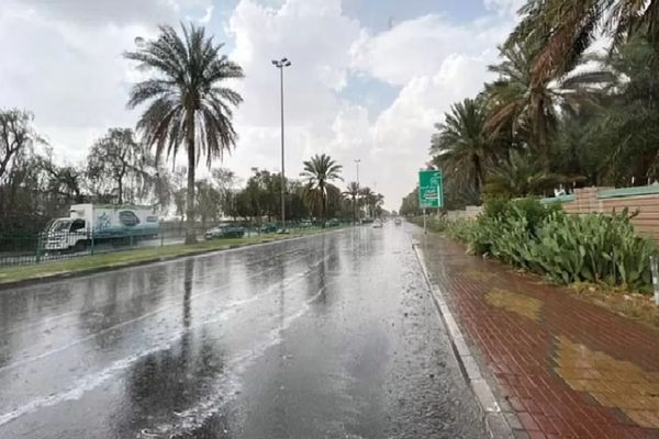 رياح نشطة وأتربة مثارة في عدة مناطق.. حالة الطقس في السعودية اليوم السبت