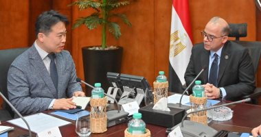 وزير الاستثمار والتجارة الخارجية يبحث مع قيادات «سامسونج» و«إل جي» خطط التوسع