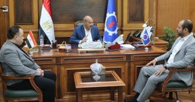 محافظ السويس: حسن المعاملة والخدمة الجيدة يعسكان نجاح التأمين الصحي الشامل