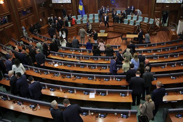 كوسوفو تتجه لانتخابات تشريعية مبكرة بعد فشل انتخاب رئيس للبلاد