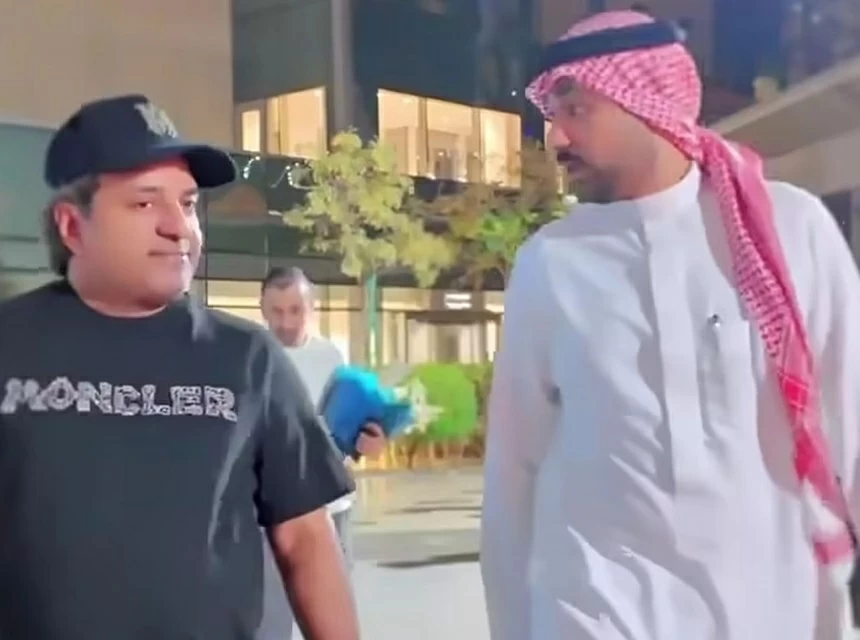 وصول راشد الماجد إلى جدة استعداداً لحفلته المرتقبة