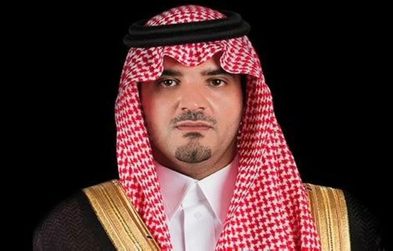 وزير الداخلية يواسي مهند قطان في وفاة والده
