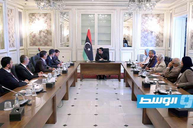 المنفي يبحث مع قانونيين سياسيين وإعلاميين «مسارات إصلاحية»