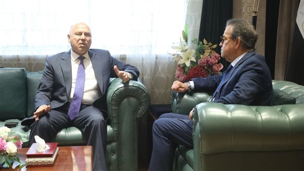من الموانئ إلى المستودعات.. خطة "الصحة والنقل" لتسريع شحن الأدوية وتقليل تكلفة التوزيع