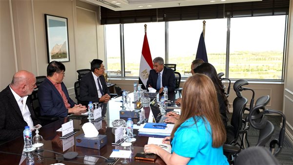 وزير السياحة يبحث تنظيم سلسلة من المعارض الأثرية بعدد من المدن الأوروبية