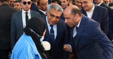 وزير العمل ومحافظ الدقهلية يتفقدان عددا من المصانع بالمنطقة الصناعية بجمصة