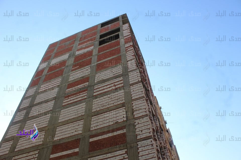 انهيار جزئي في برج سكني من 12 طابقا تحت الإنشاء بـ المحلة