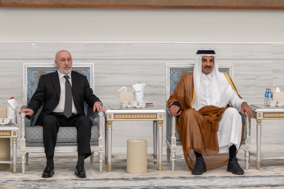 ‫ سمو الأمير يستقبل رئيس العراق
