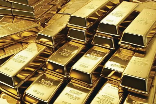 هدوء الذهب مع إغلاق «الجمعة العظيمة» والأسعار تتجه إلى 5000 دولار