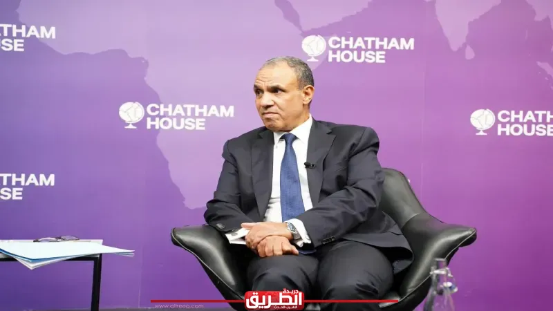 وزير الخارجية يؤكد أهمية الحلول الدبلوماسية لتحقيق الأمن والاستقرار في الشرق الأوسط