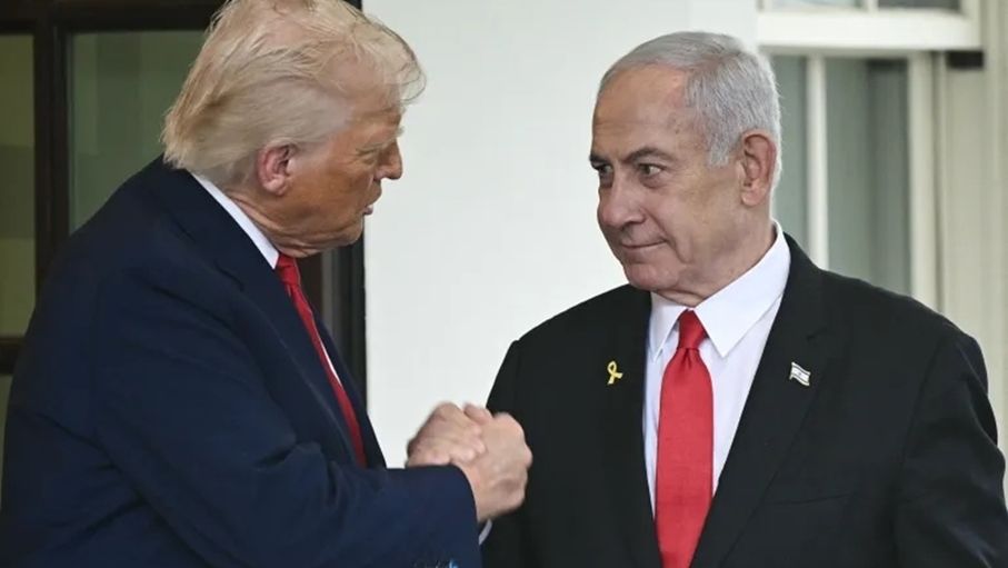 صحفي إسرائيلي: نتنياهو وترمب تزينا بريش انتصار غير حقيقي
