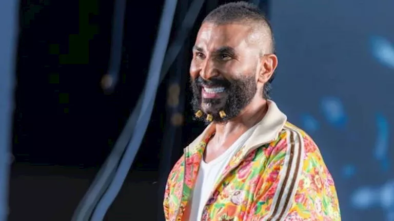 أحمد سعد يكشف أسباب وضع "توكه" في الذقن