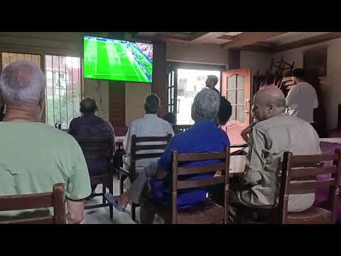 توافد المشجعين الي مراكز الشباب بالاسكندريه لمتابعة مبارة المنتخب