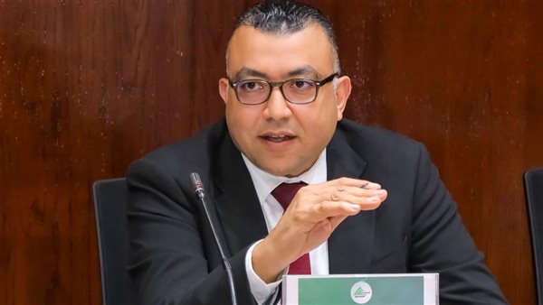 لبحث تطوير الأداء وتذليل العقبات.. اجتماع موسع لأمين الصندوق المساعد بنقابة المهندسين مع مديري الإدارات