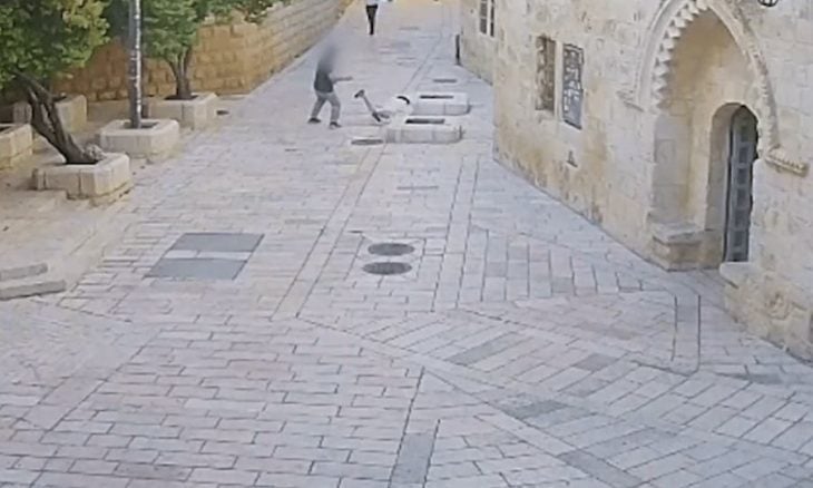 مستوطن إسرائيلي أمام القضاء بعد اعتداء على راهبة فرنسية بالقدس المحتلة ـ (فيديو)