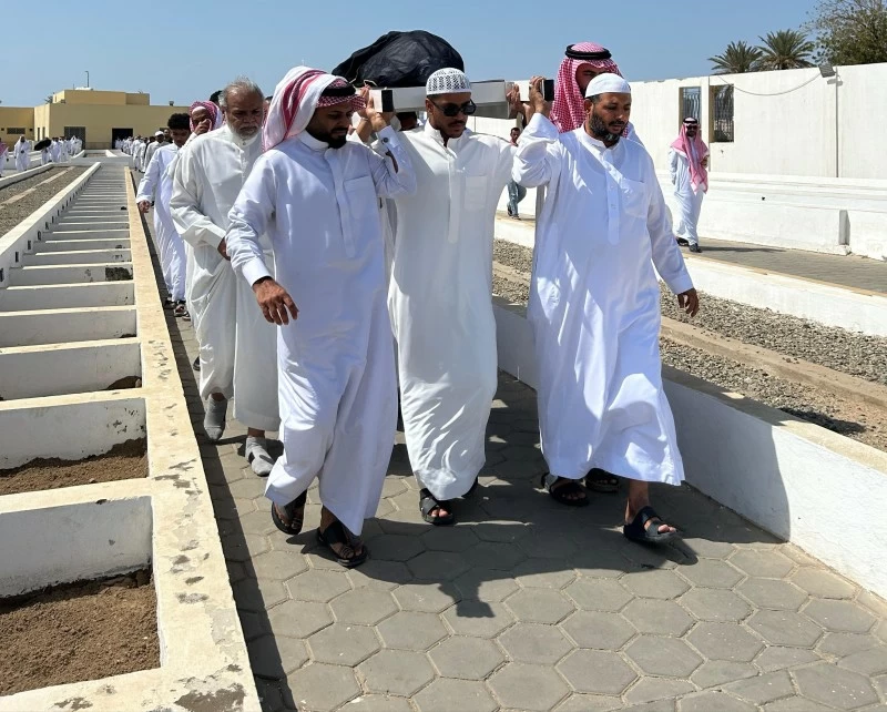 تشييع جثمان عبدالله القبيع إلى مثواه الأخير في مقبرة الفيصلية بجدة