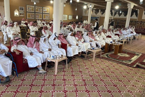 سفراء جمعية الأدب في الوشم يحتفون بإرث د.محمد المفدى في أشيقر