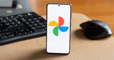 شريط أدوات عائم يعيد تشكيل تجربة استخدام صور جوجل