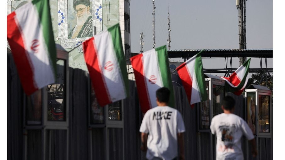 إيران تصدر أوامر بإطلاق النار مع تصاعد القمع وسط اضطرابات متزايدة
