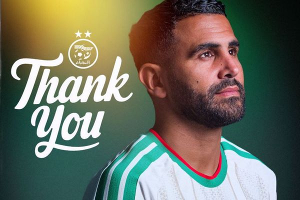 القائد رياض محرز يعتزل اللعب دوليا