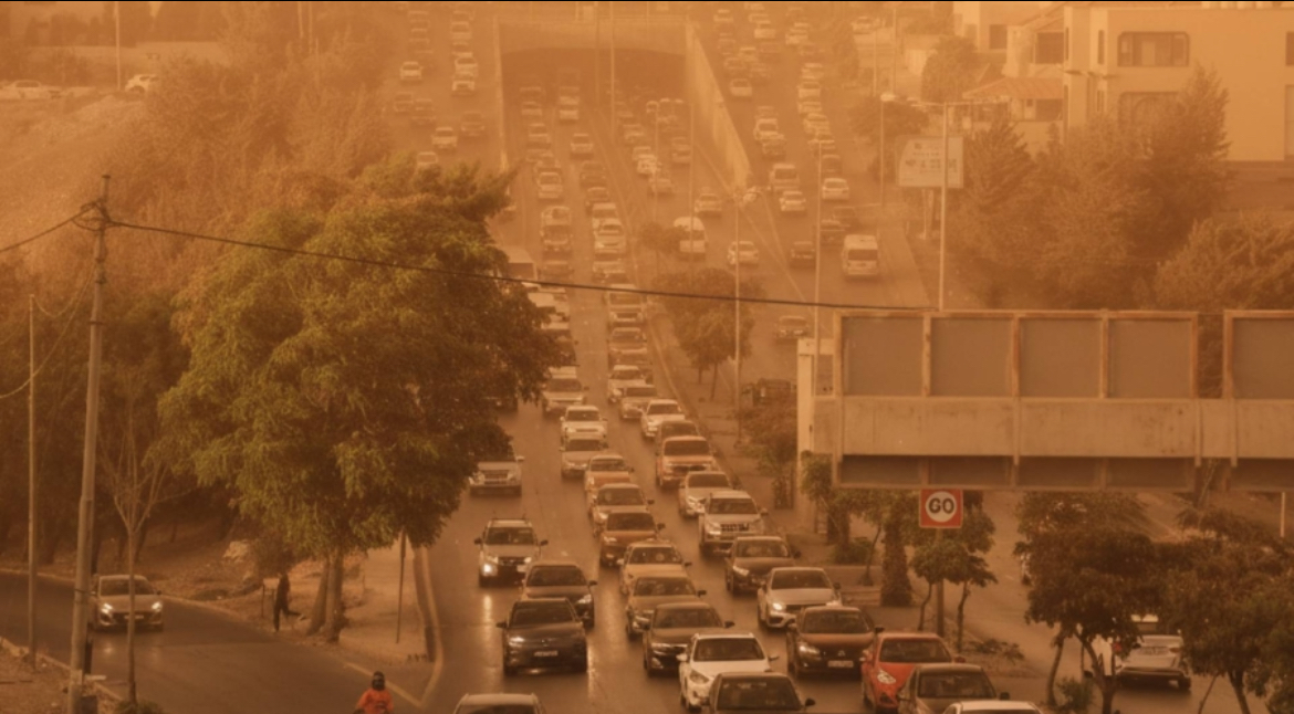 الأرصاد الجوية تحذر من استمرار تأثير الأجواء المغبرة على المملكة حتى صباح الأحد