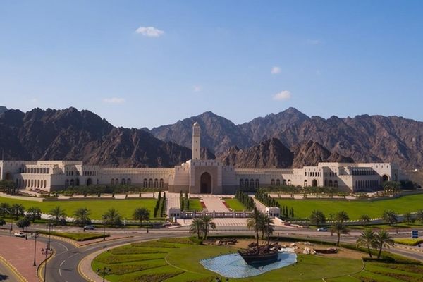 معنيون: تخصيص مقعد للمرأة العُمانية خطوة نوعية في مسيرة الشورى العُمانية