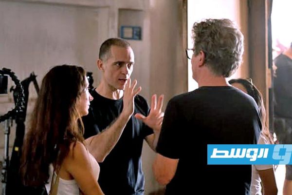 ظهور بيدرو ألونسو «برلين» في القاهرة ضمن كواليس مسلسل «الأمير» لأحمد عز