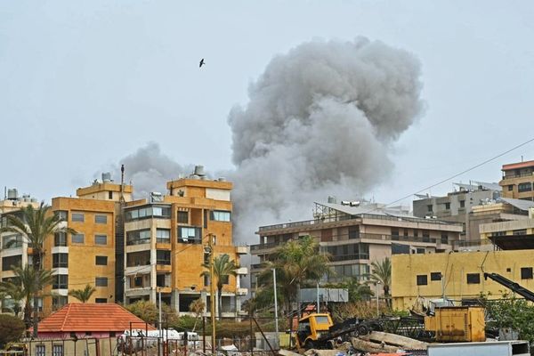 مقتل 4 أشخاص وإصابة العشرات في غارة إسرائيلية على بيروت