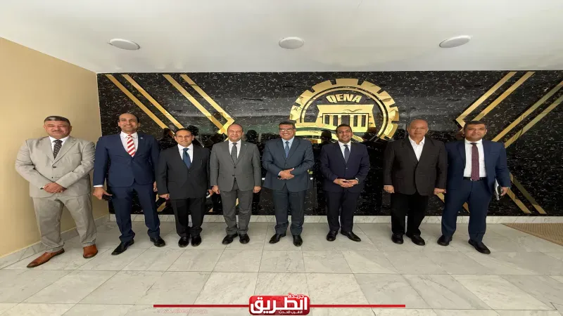 محافظ قنا يستقبل وفد شركة ”مودرن جاس” لبحث التوسع في مشروعات الغاز الطبيعي