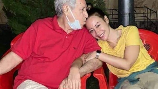 احترامًا لخصوصية الأسرة.. نقابة المهن التمثيلية تطلب عدم تصوير عزاء والد منة شلبي