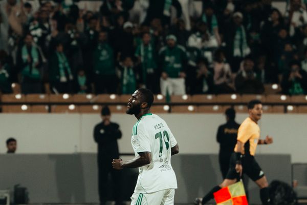 الأهلي يتصدر الدوري السعودي مؤقتا بفوزه على ضمك