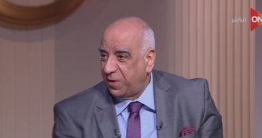 اللواء محمد نور الدين يكشف كواليس خناقة مصطفى محمود في عزاء عبد الوهاب