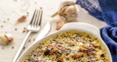 طريقة عمل صينية الأرز بالكريمة والذرة والفراخ المقرمشة فى الفرن
