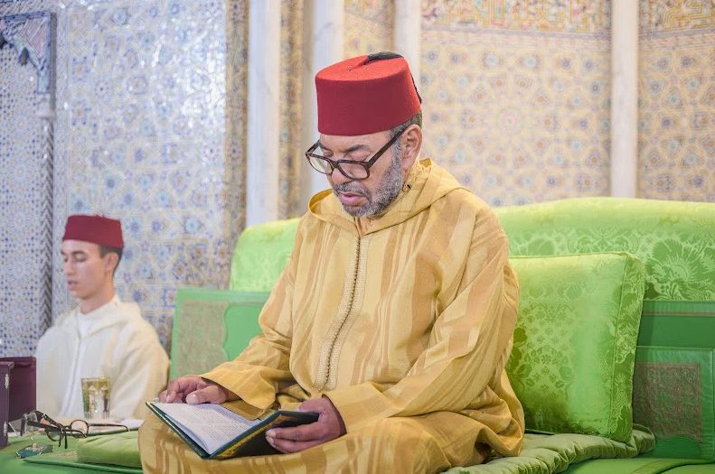 الملك يترأس بالقصر الملكي بالرباط حفلا دينيا إحياء لليلة القدر