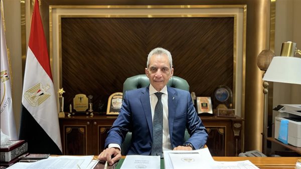 وزير الشئون النيابية يتابع تطبيق العمل عن بُعد ويوجه بخفض استهلاك الطاقة 50%