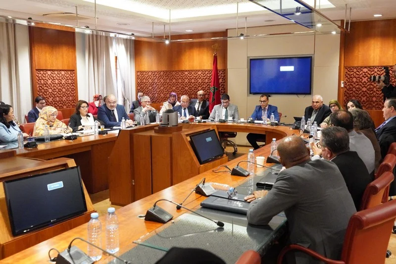 المجلس الوطني للصحافة.. المعارضة ترفع “الفيتو” ضد هيمنة الرأسمال وتقترح “الاقتراع باللائحة”