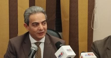 طارق سعدة: العالم يواجه فوضى السوشيال ميديا بتشريعات حاسمة وغرامات رادعة