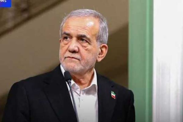 بزشكيان: الشعب الإيراني لن يتنازل عن سيادته وحدود بلاده