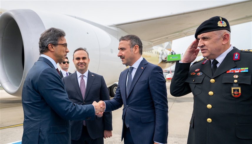منصور بن زايد يصل تركيا على رأس وفد إماراتي رفيع المستوى
