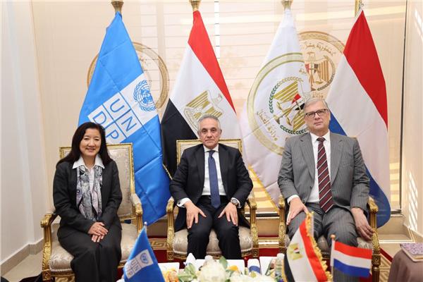 وزير العدل: الدولة حريصة على تطوير الخدمات القانونية للأجانب المقيمين في مصر