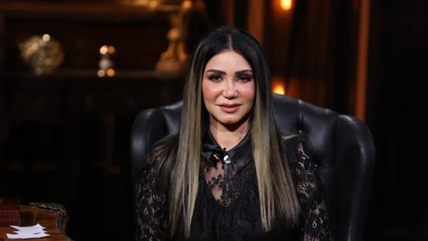 إيناس عز الدين: خطبت عامًا دون علمي بزواج خطيبي.. وعبلة كامل رفضت جزءًا سادسًا من «سلسال الدم»