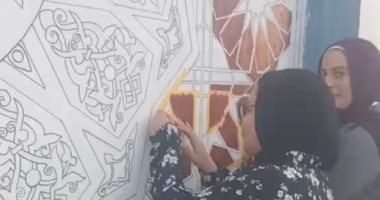 طالبات تربية نوعية بكفر الشيخ يحوّلن جدران المصالح الحكومية للوحات