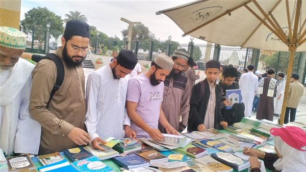 الأعلى للشئون الإسلامية ينظم معرضًا للكتاب بمسجد السيدة نفيسة (صور)